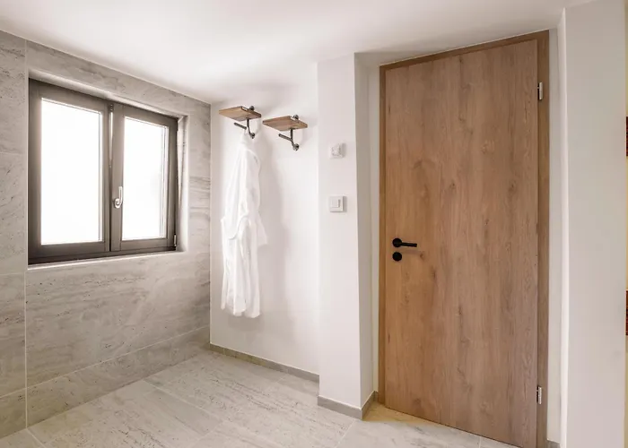 La Ruine Alsace Jacuzzi Billard 10 Personnes * Guémar